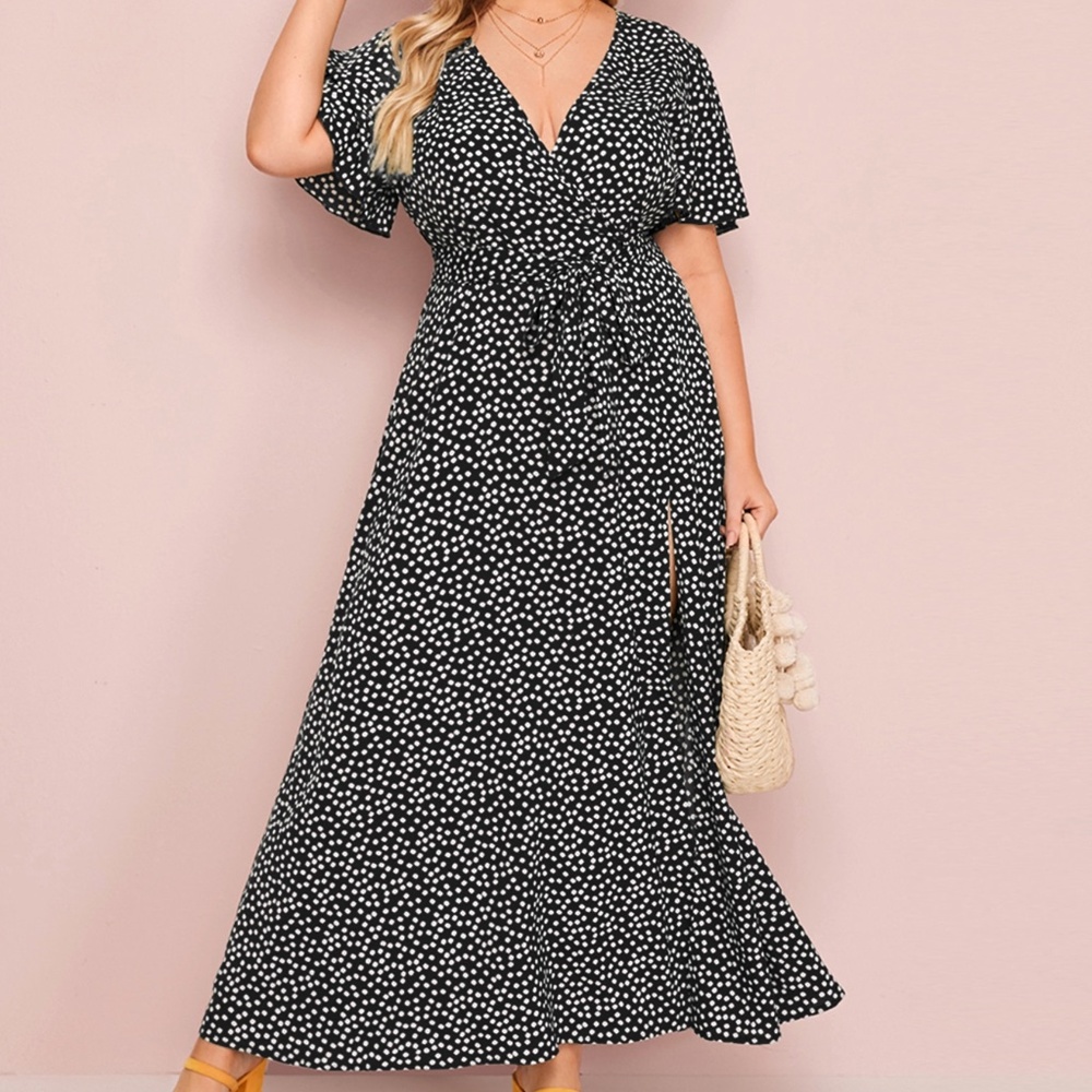 NIB Plus Belted Split Thigh Ditsy Floral Dress